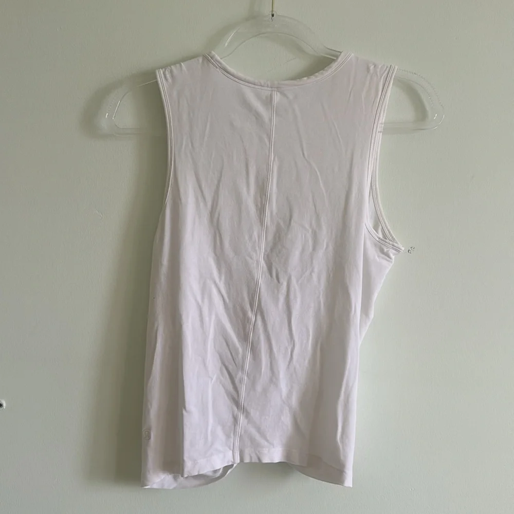 Lululemon White Crescent Tank Size 8 - Picture 7 of 10